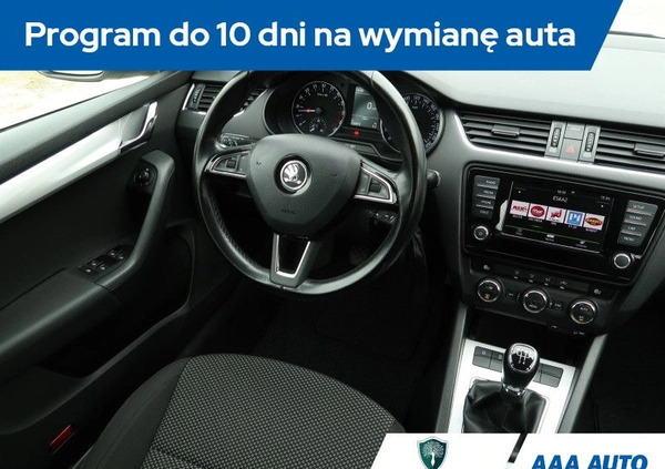 Skoda Octavia cena 39000 przebieg: 192873, rok produkcji 2016 z Gubin małe 254